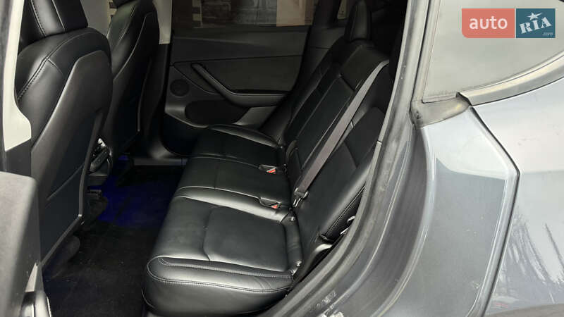 Внедорожник / Кроссовер Tesla Model Y 2021 в Луцке