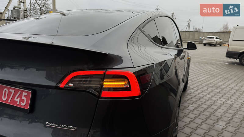 Внедорожник / Кроссовер Tesla Model Y 2021 в Луцке