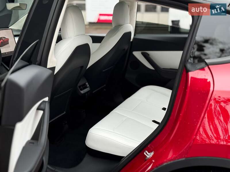 Позашляховик / Кросовер Tesla Model Y 2022 в Києві фото 15 Позашляховик / Кросовер Tesla Model Y 2022 в Києві