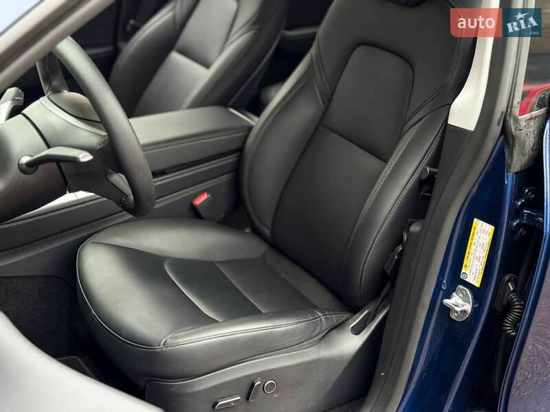 Позашляховик / Кросовер Tesla Model Y 2024 в Києві