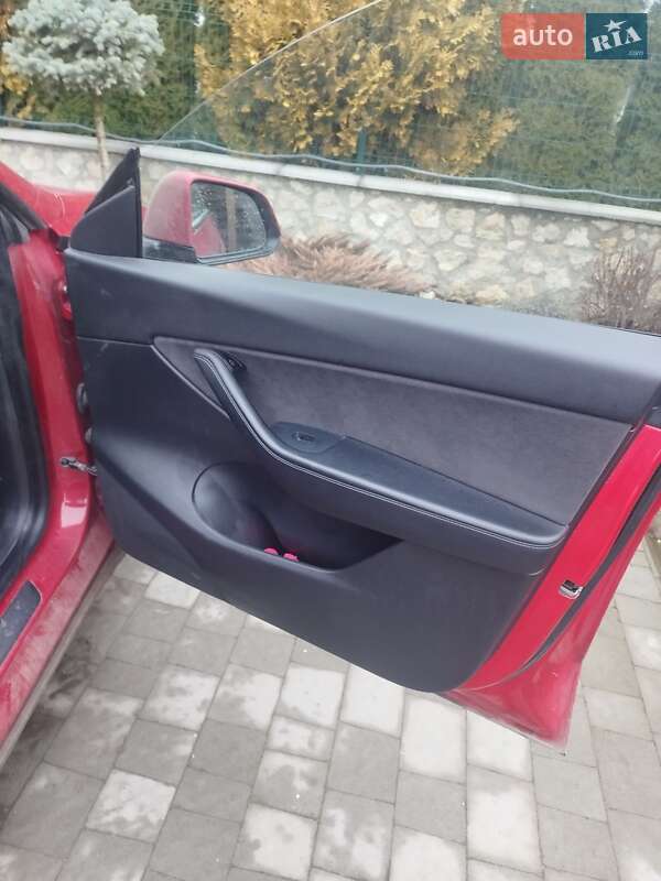 Позашляховик / Кросовер Tesla Model Y 2021 в Тернополі