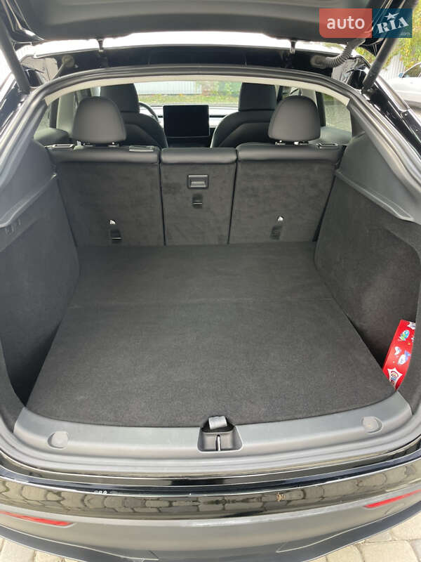 Внедорожник / Кроссовер Tesla Model Y 2022 в Ивано-Франковске