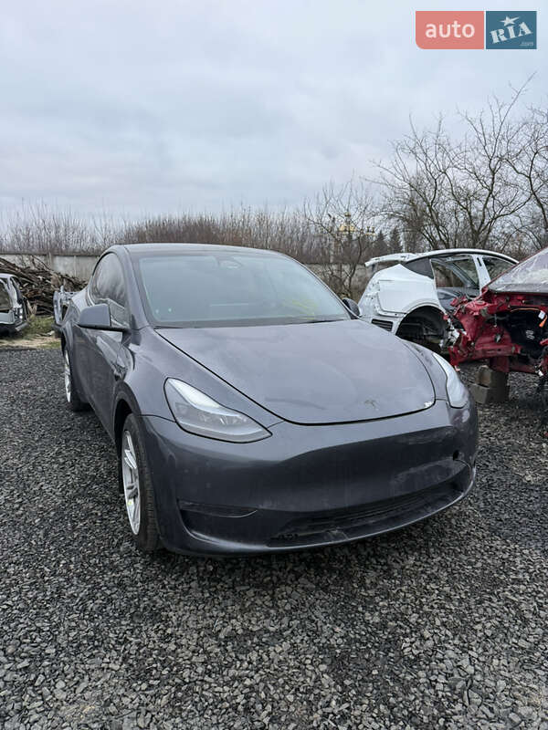 Tesla Model Y 2022