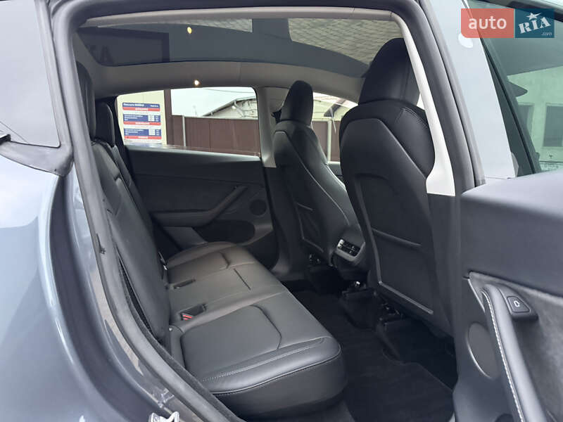 Внедорожник / Кроссовер Tesla Model Y 2023 в Тернополе