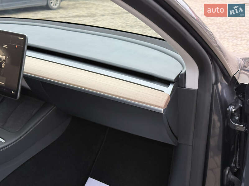 Внедорожник / Кроссовер Tesla Model Y 2023 в Тернополе