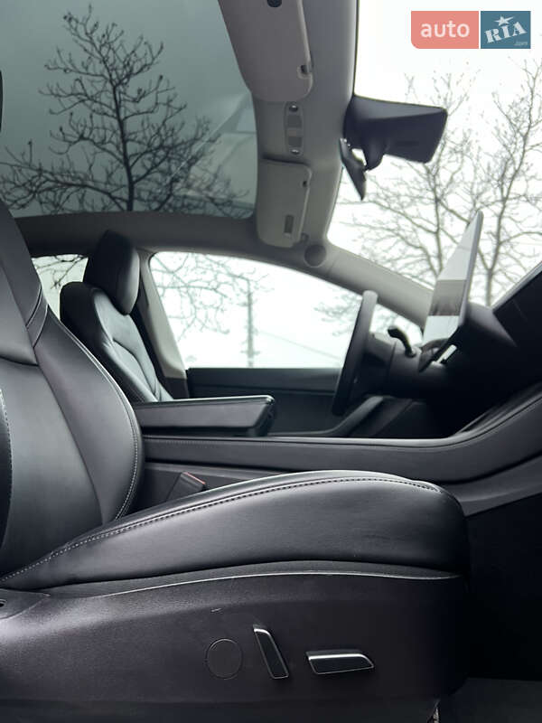 Внедорожник / Кроссовер Tesla Model Y 2022 в Киеве