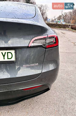 Внедорожник / Кроссовер Tesla Model Y 2022 в Киеве