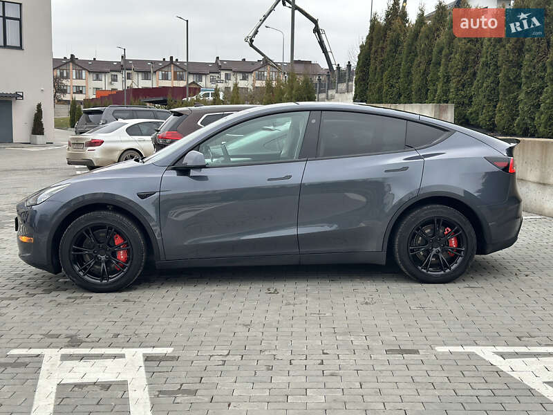 Внедорожник / Кроссовер Tesla Model Y 2023 в Ровно