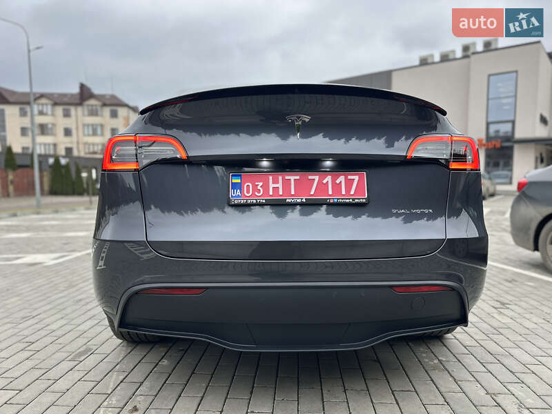 Внедорожник / Кроссовер Tesla Model Y 2023 в Ровно