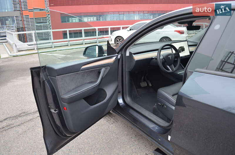 Позашляховик / Кросовер Tesla Model Y 2024 в Дніпрі фото 13 Позашляховик / Кросовер Tesla Model Y 2024 в Дніпрі