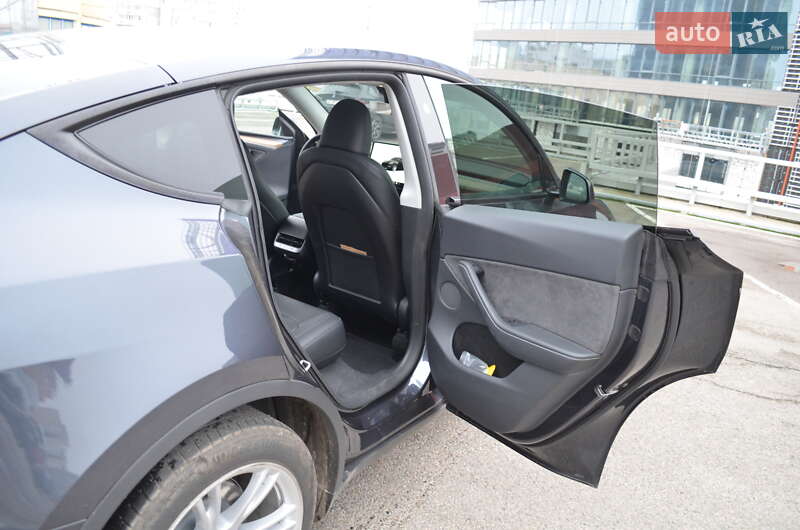 Позашляховик / Кросовер Tesla Model Y 2024 в Дніпрі фото 15 Позашляховик / Кросовер Tesla Model Y 2024 в Дніпрі