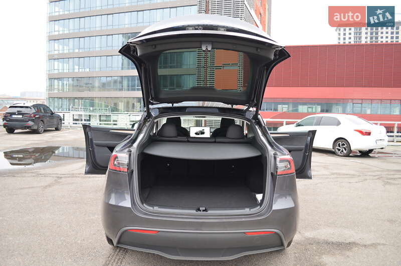 Позашляховик / Кросовер Tesla Model Y 2024 в Дніпрі фото 25 Позашляховик / Кросовер Tesla Model Y 2024 в Дніпрі