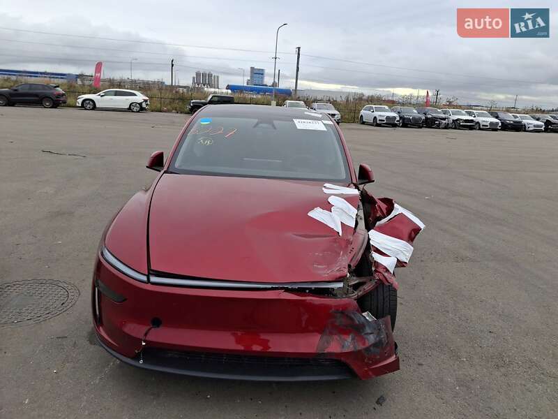 Внедорожник / Кроссовер Tesla Model Y 2026 в Киеве