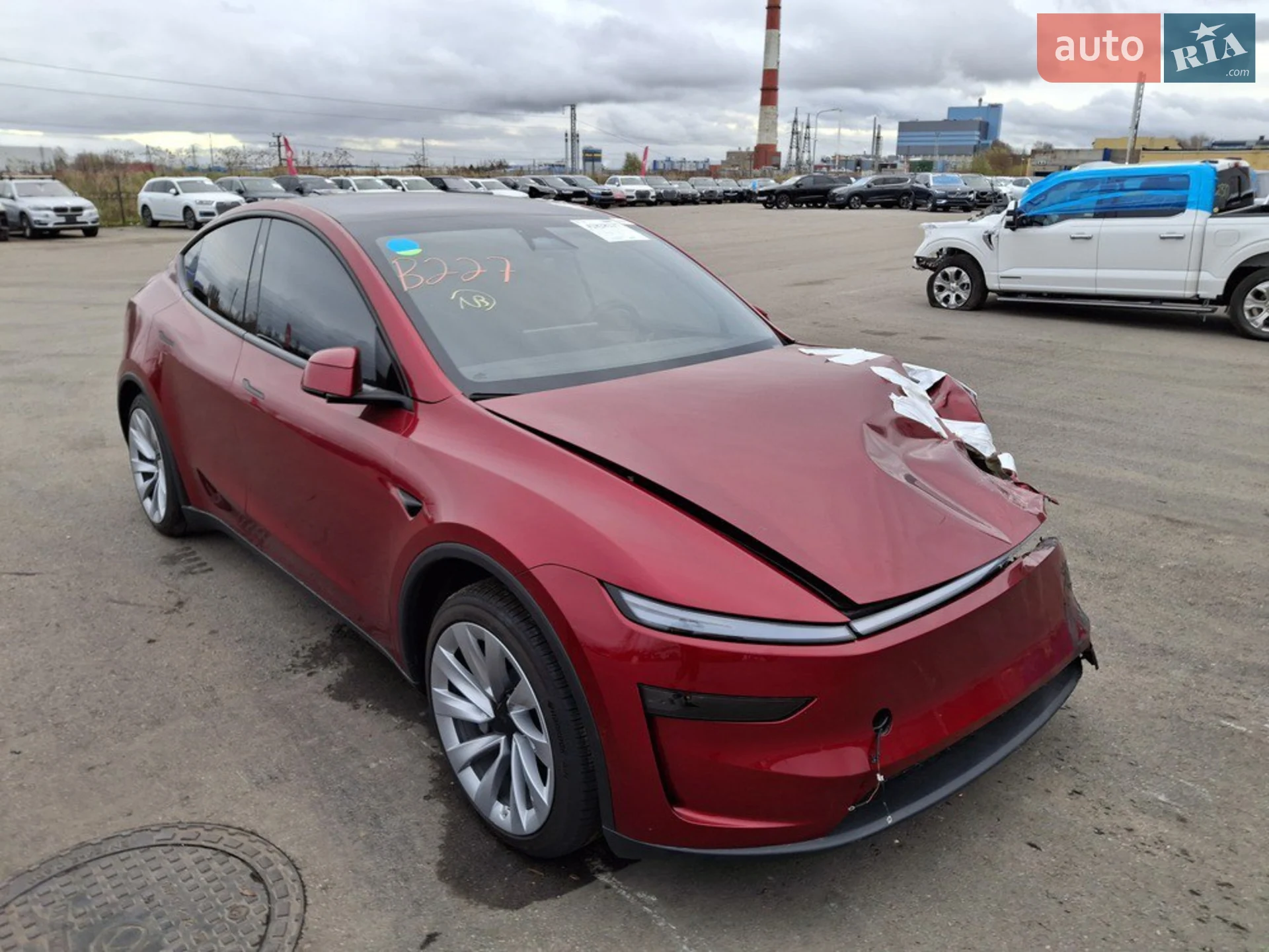 2025 Tesla Model Y - мініатюра 3