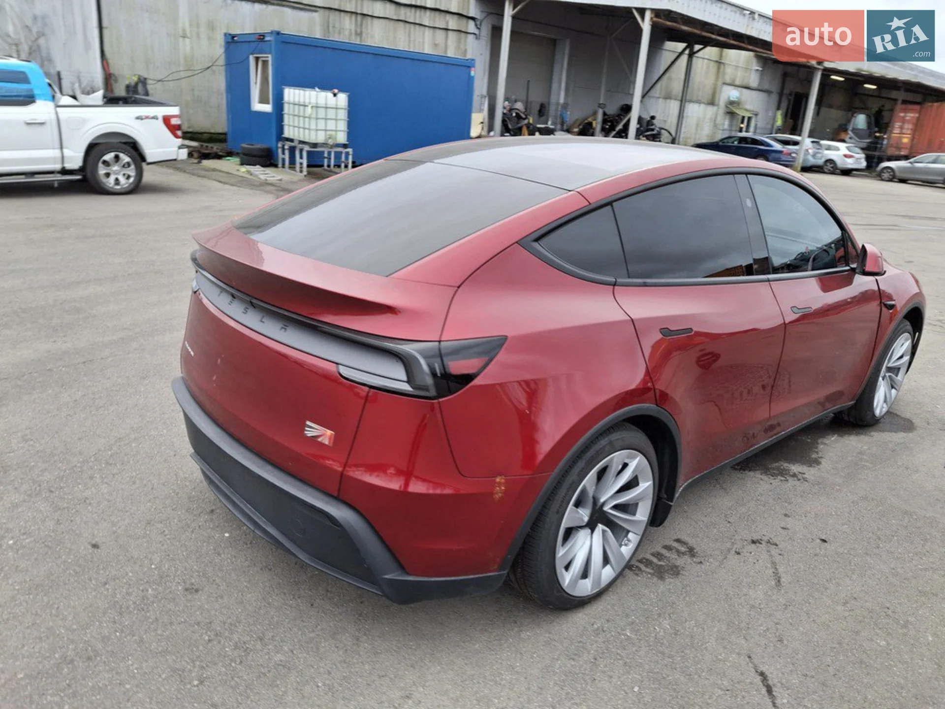 2025 Tesla Model Y - мініатюра 4