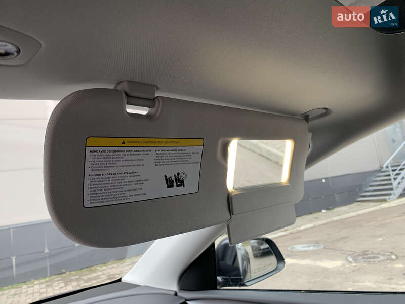 Внедорожник / Кроссовер Tesla Model Y 2024 в Киеве