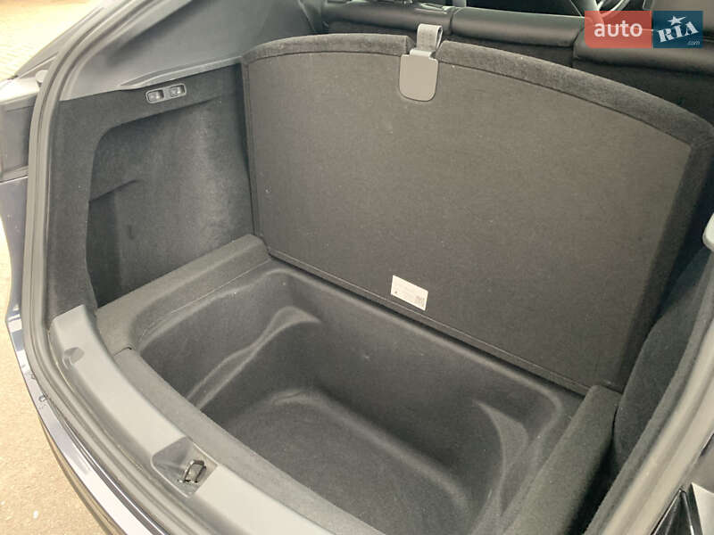 Внедорожник / Кроссовер Tesla Model Y 2024 в Киеве