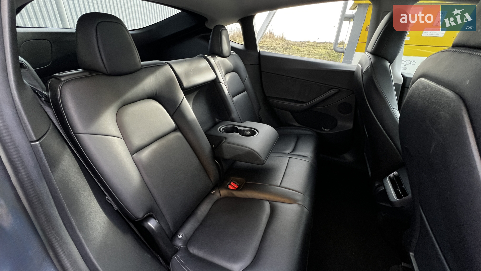 2020 Tesla Model Y - мініатюра 17