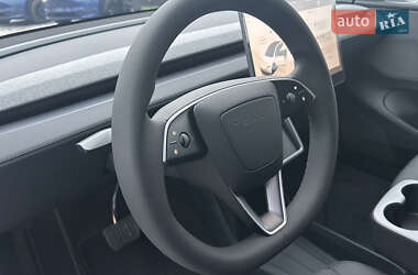 Позашляховик / Кросовер Tesla Model Y 2025 в Києві
