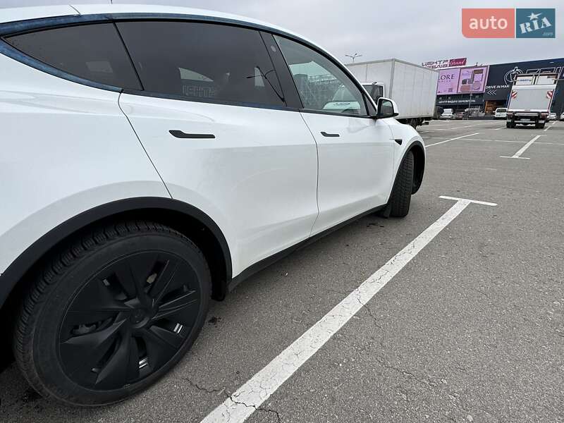Внедорожник / Кроссовер Tesla Model Y 2022 в Киеве