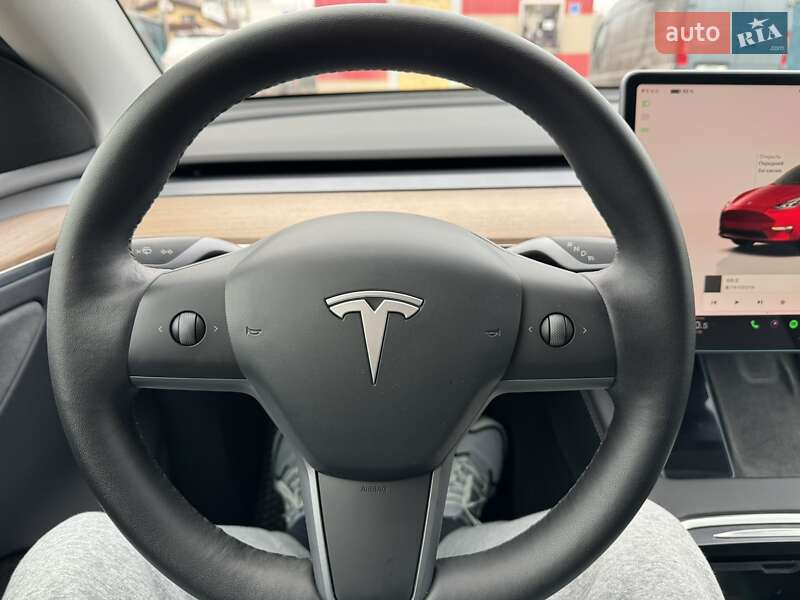 Внедорожник / Кроссовер Tesla Model Y 2022 в Киеве