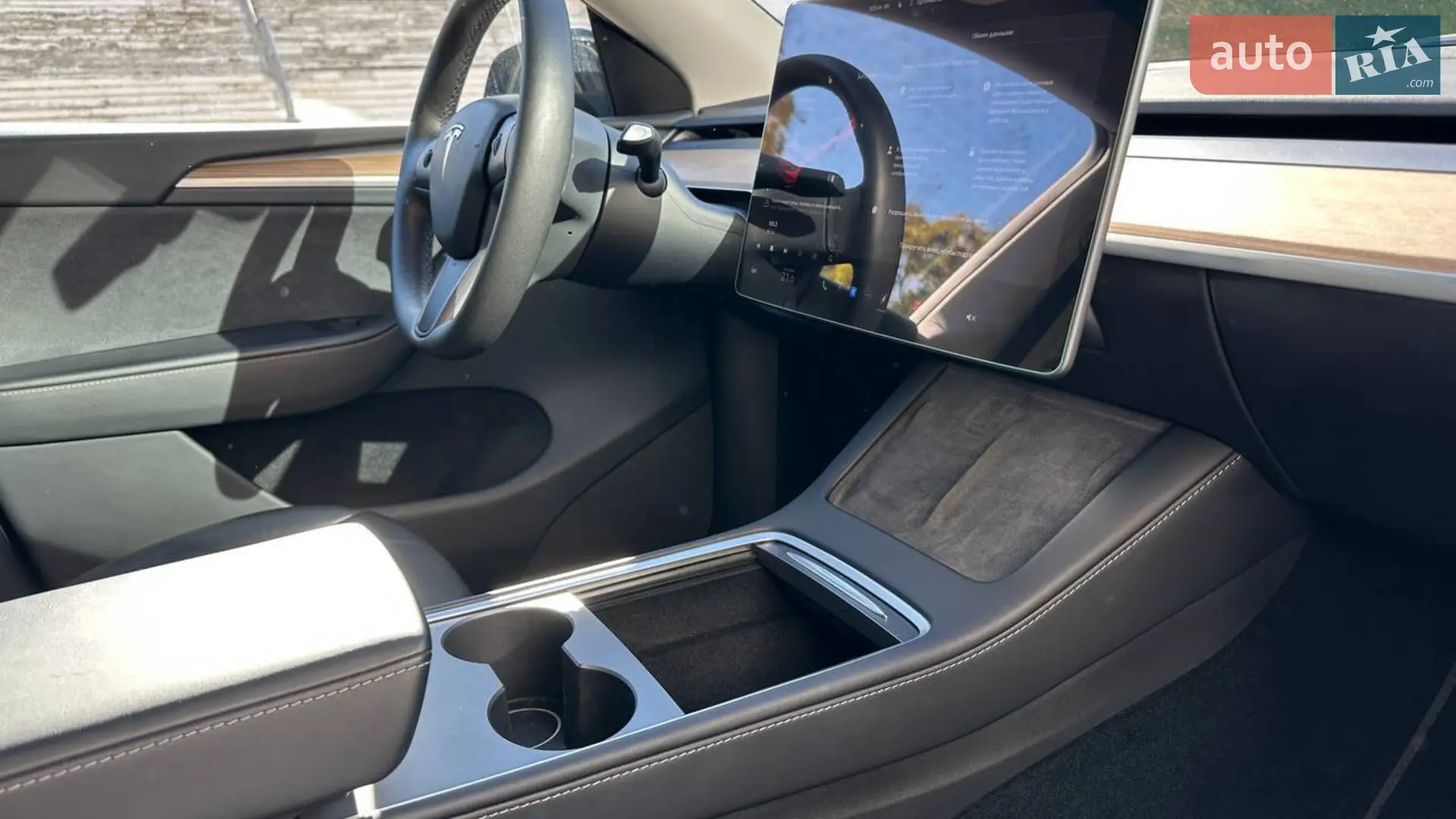 2024 Tesla Model Y - мініатюра 9
