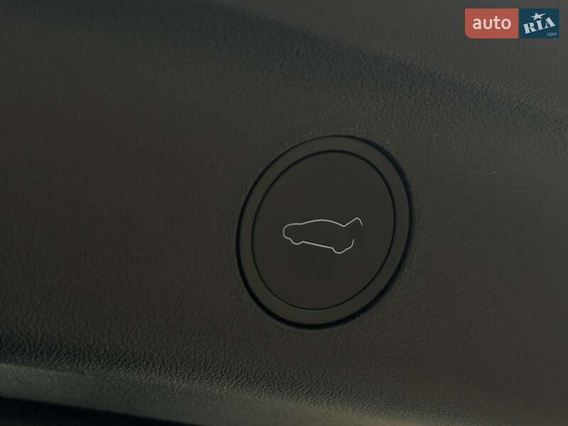 Внедорожник / Кроссовер Tesla Model Y 2023 в Львове