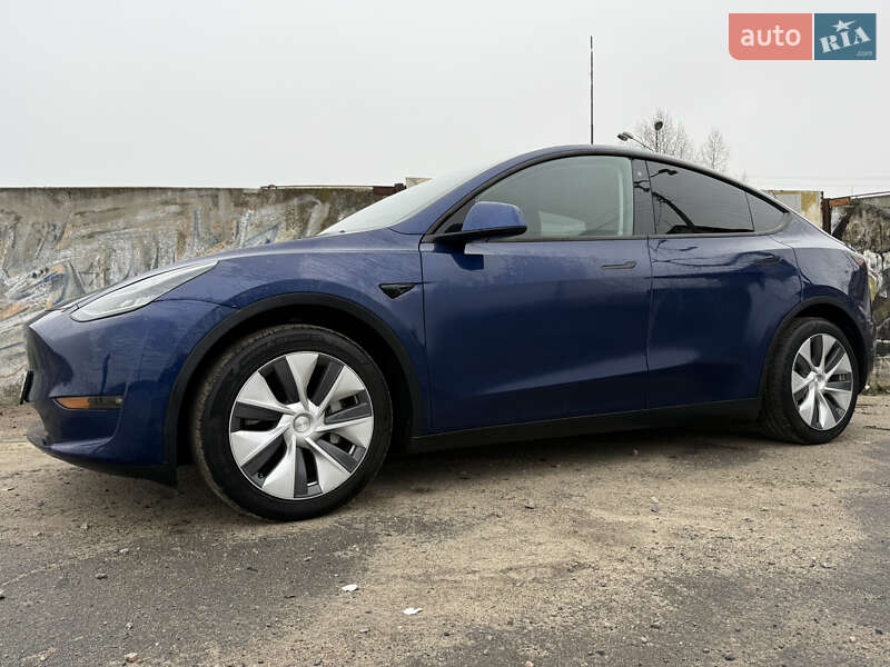 Внедорожник / Кроссовер Tesla Model Y 2020 в Киеве