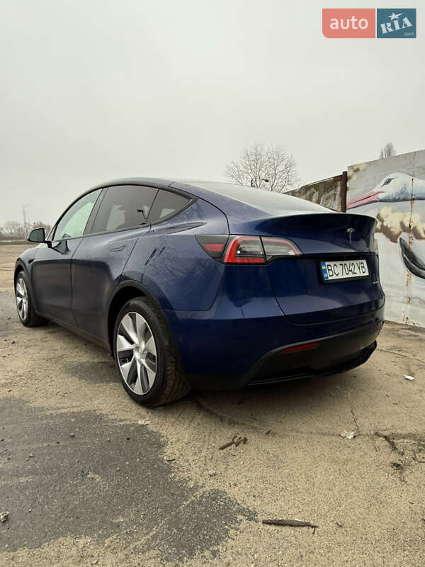 Внедорожник / Кроссовер Tesla Model Y 2020 в Киеве