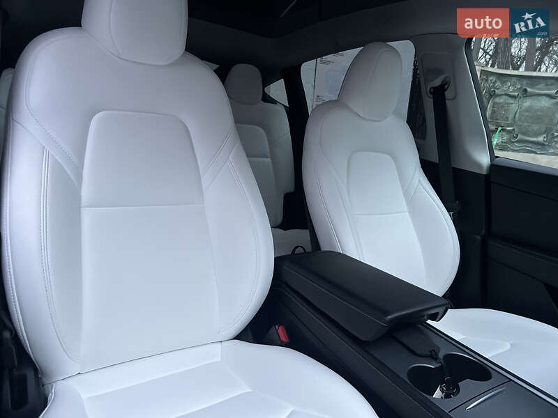 Внедорожник / Кроссовер Tesla Model Y 2024 в Львове