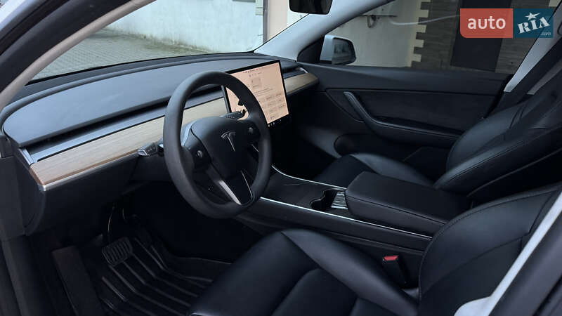 Внедорожник / Кроссовер Tesla Model Y 2020 в Луцке
