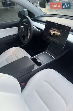 Позашляховик / Кросовер Tesla Model Y 2022 в Тячеві