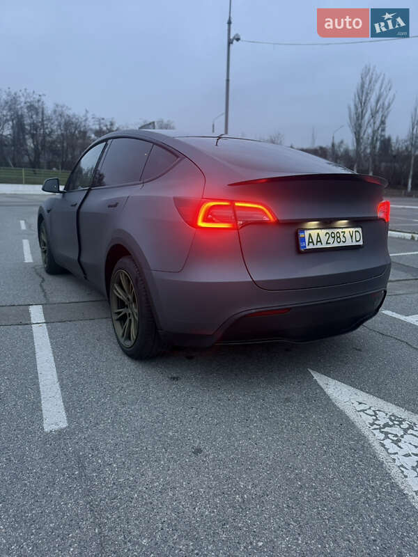 Внедорожник / Кроссовер Tesla Model Y 2022 в Киеве