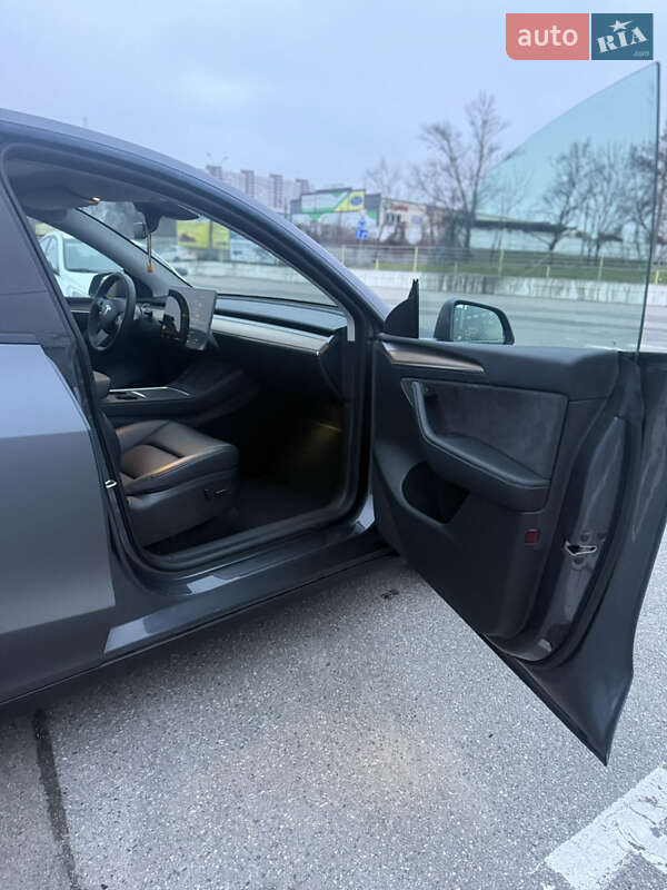 Внедорожник / Кроссовер Tesla Model Y 2022 в Киеве