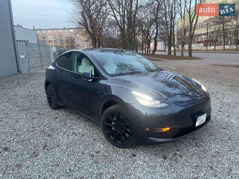 Tesla Model Y 2021