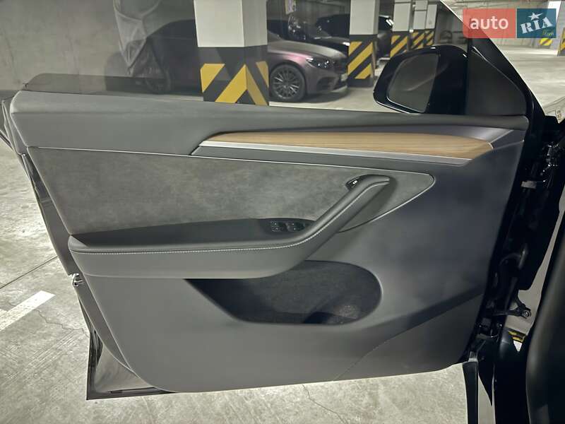 Внедорожник / Кроссовер Tesla Model Y 2023 в Днепре фото 21 Внедорожник / Кроссовер Tesla Model Y 2023 в Днепре