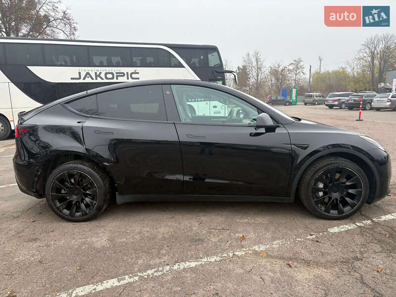 Внедорожник / Кроссовер Tesla Model Y 2023 в Ровно