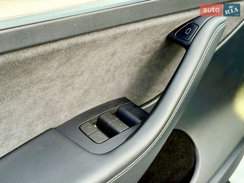 Внедорожник / Кроссовер Tesla Model Y 2023 в Днепре фото 22 Внедорожник / Кроссовер Tesla Model Y 2023 в Днепре