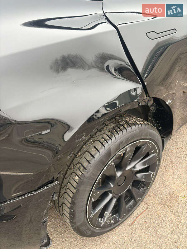 Внедорожник / Кроссовер Tesla Model Y 2023 в Ровно