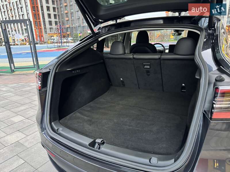 Внедорожник / Кроссовер Tesla Model Y 2024 в Киеве