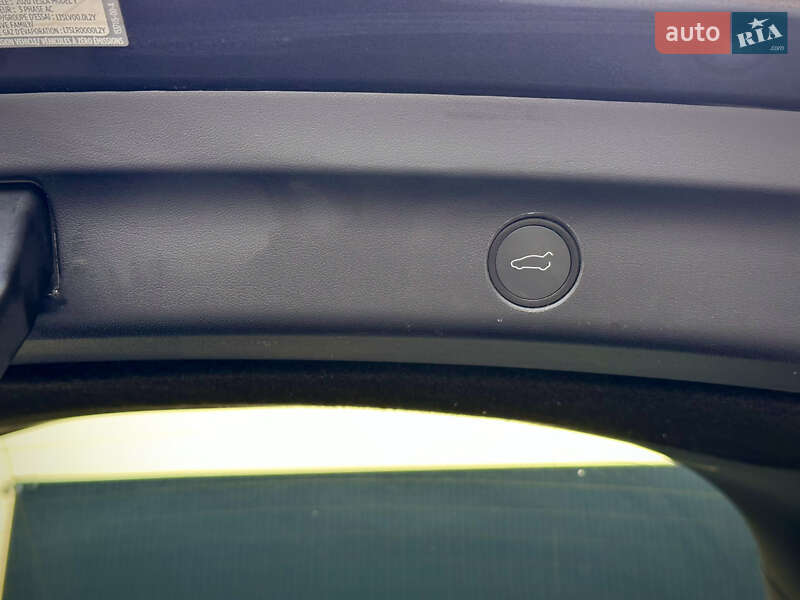 Внедорожник / Кроссовер Tesla Model Y 2020 в Днепре фото 30 Внедорожник / Кроссовер Tesla Model Y 2020 в Днепре