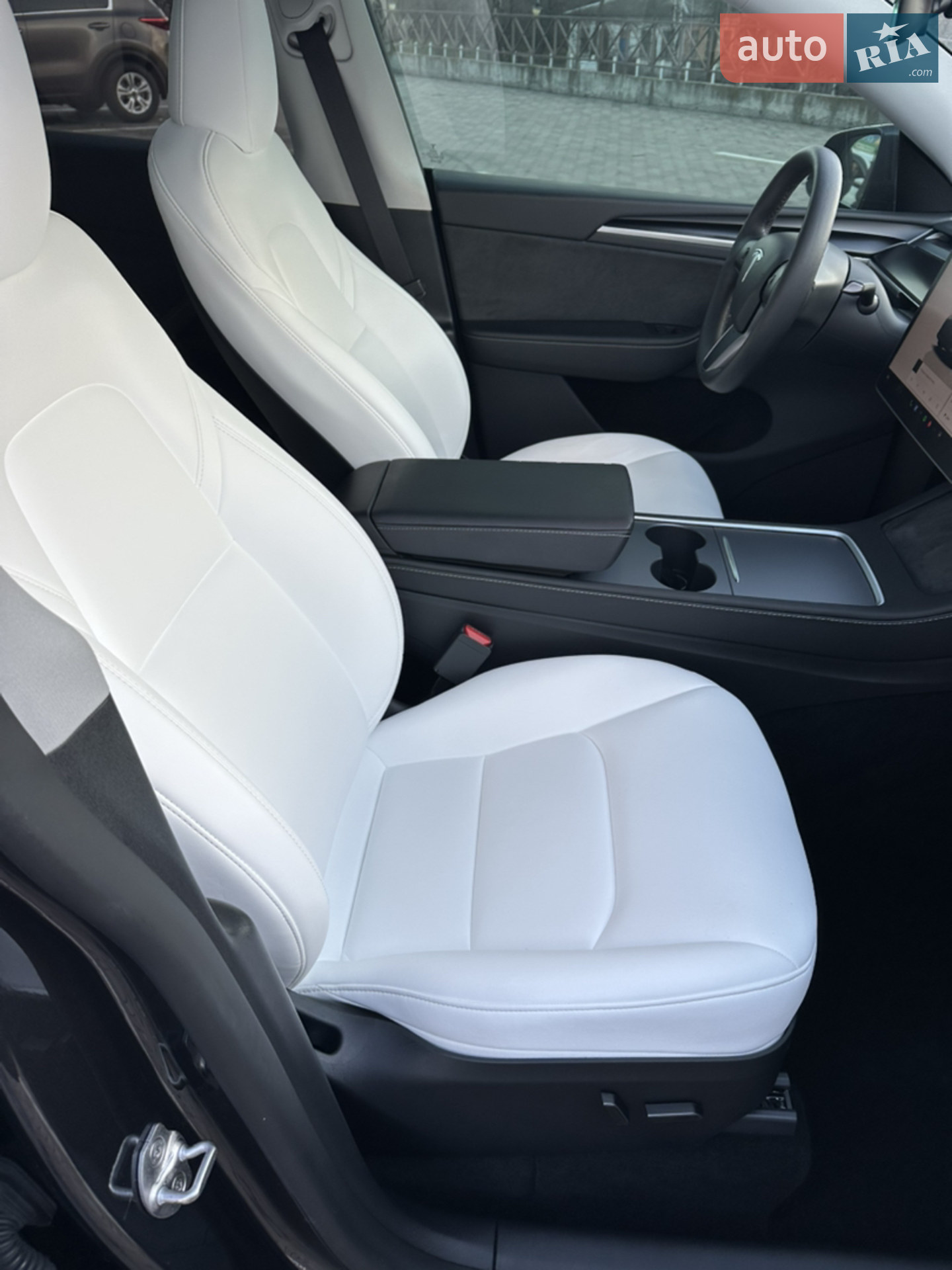 2024 Tesla Model Y - мініатюра 18