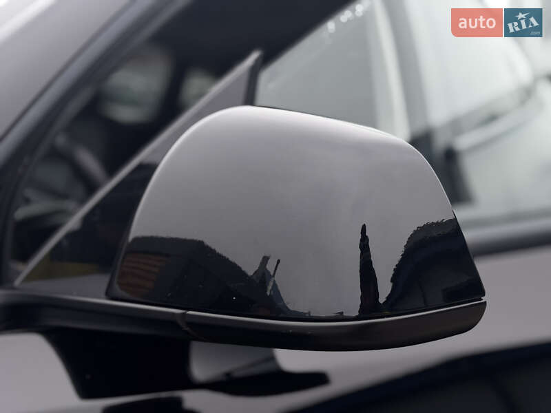 Внедорожник / Кроссовер Tesla Model Y 2021 в Житомире