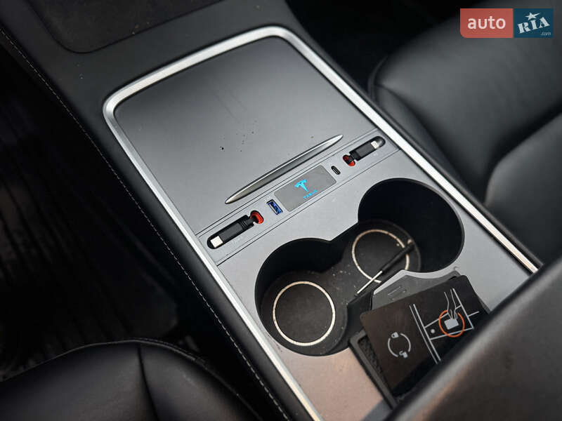 Внедорожник / Кроссовер Tesla Model Y 2021 в Житомире