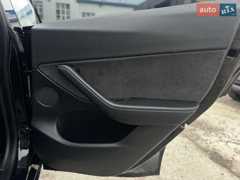 Внедорожник / Кроссовер Tesla Model Y 2021 в Житомире