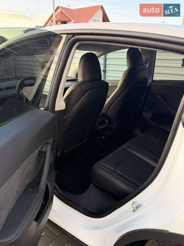 Внедорожник / Кроссовер Tesla Model Y 2022 в Луцке