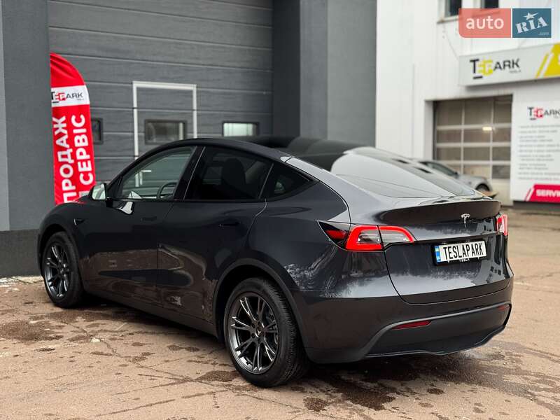 Внедорожник / Кроссовер Tesla Model Y 2024 в Киеве
