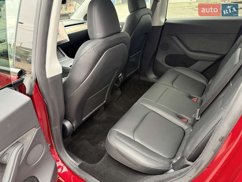 Внедорожник / Кроссовер Tesla Model Y 2024 в Киеве