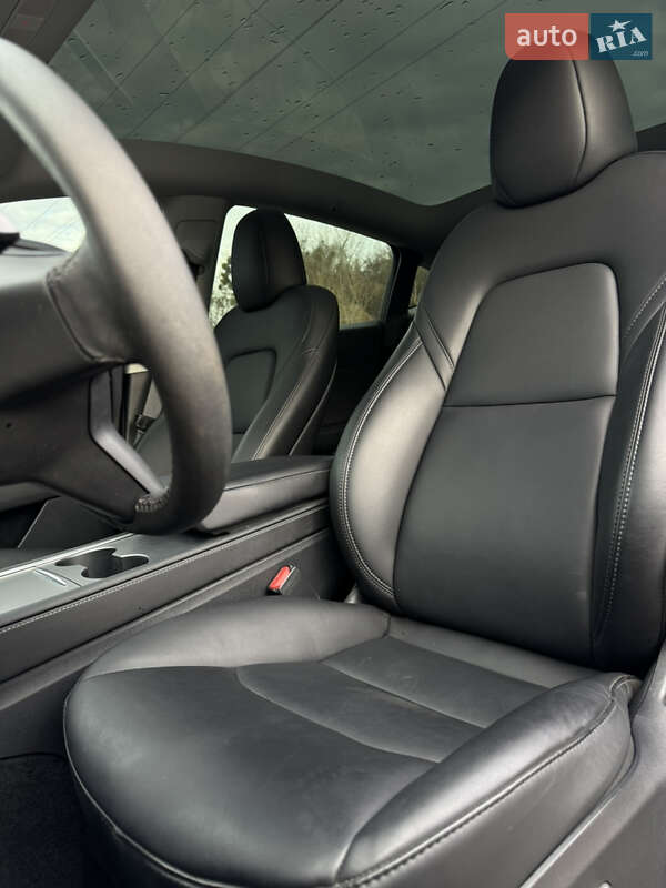 Внедорожник / Кроссовер Tesla Model Y 2024 в Львове