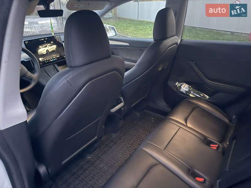 Внедорожник / Кроссовер Tesla Model Y 2023 в Снятине